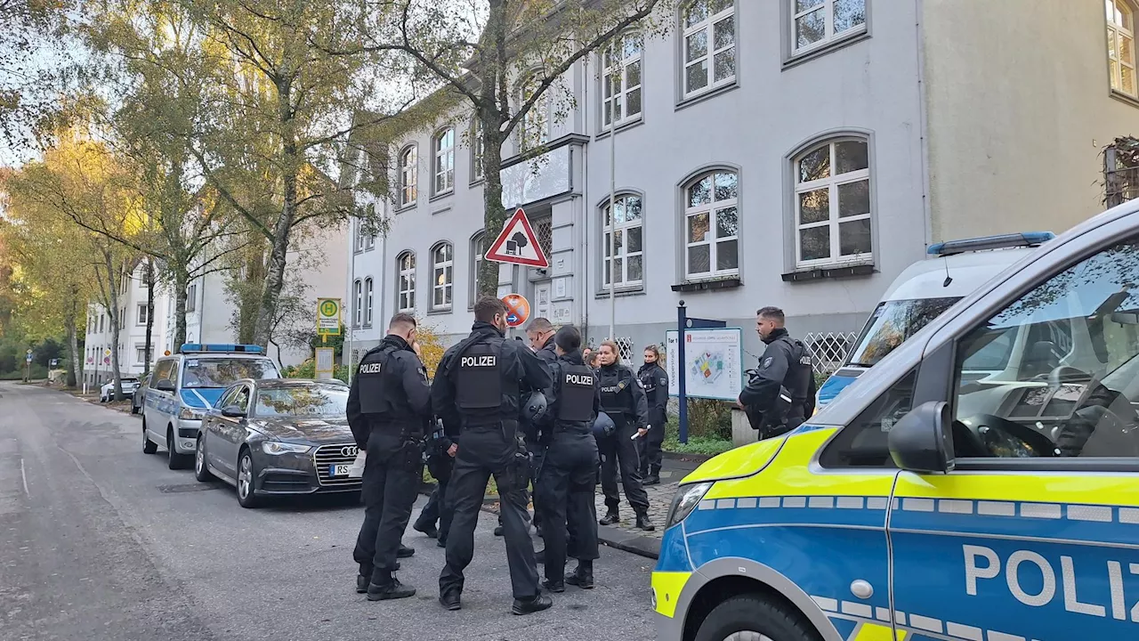 Erneut Bombendrohungen - Schulen in Baden-Württemberg geräumt - auch Erfurter Rathaus betroffen