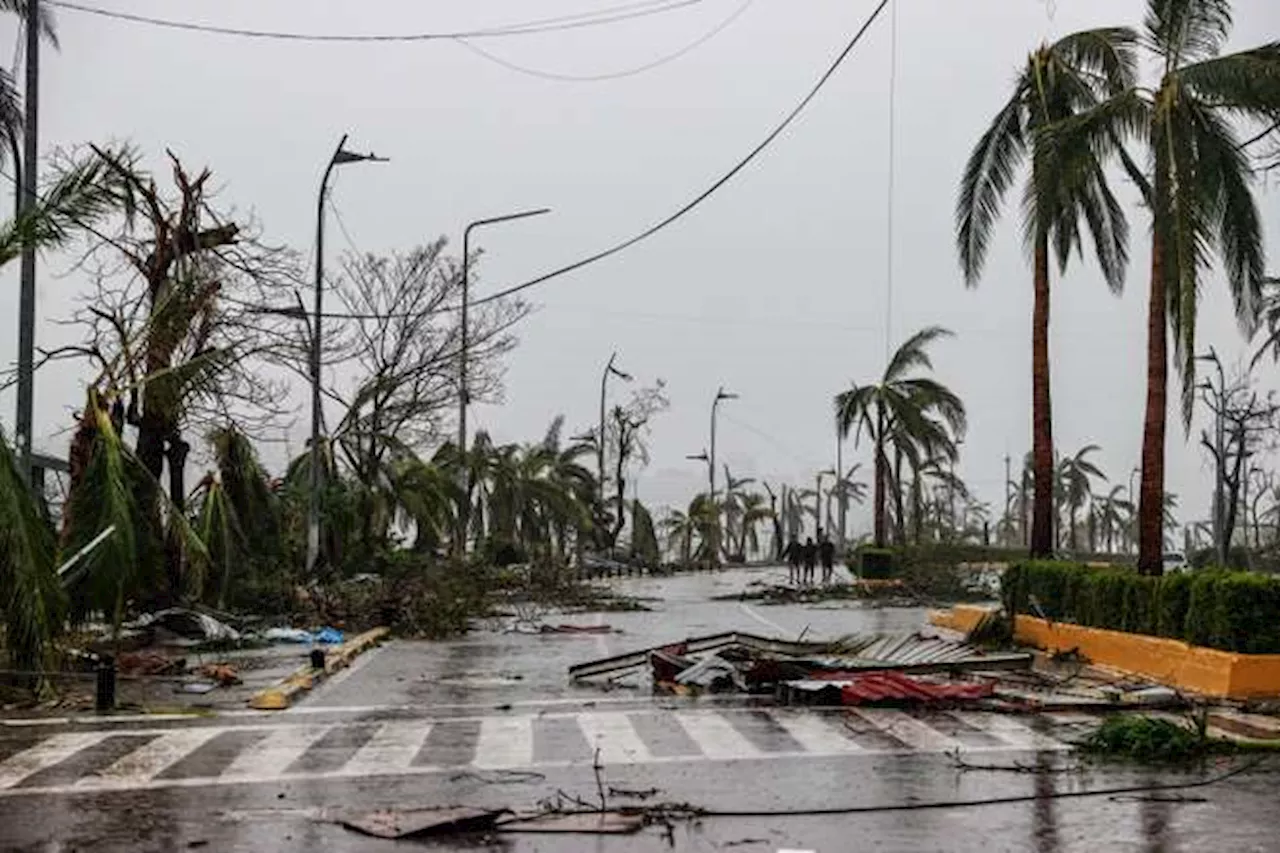 México: salieron los primeros vuelos de evacuación de Acapulco tras huracán Otis