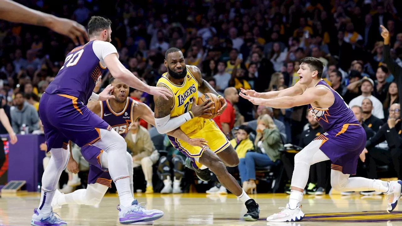 Lakers' LeBron James takes over -- 'Easy' call nixing minutes limit