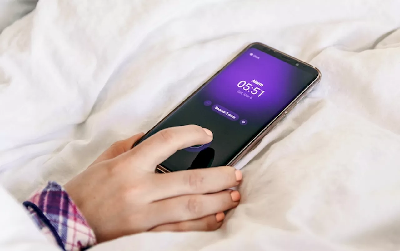 Hitting that ‘snooze’ button might be good for you after all