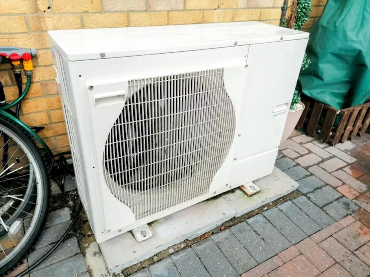 How much do heat pumps cost to buy and install in the UK?