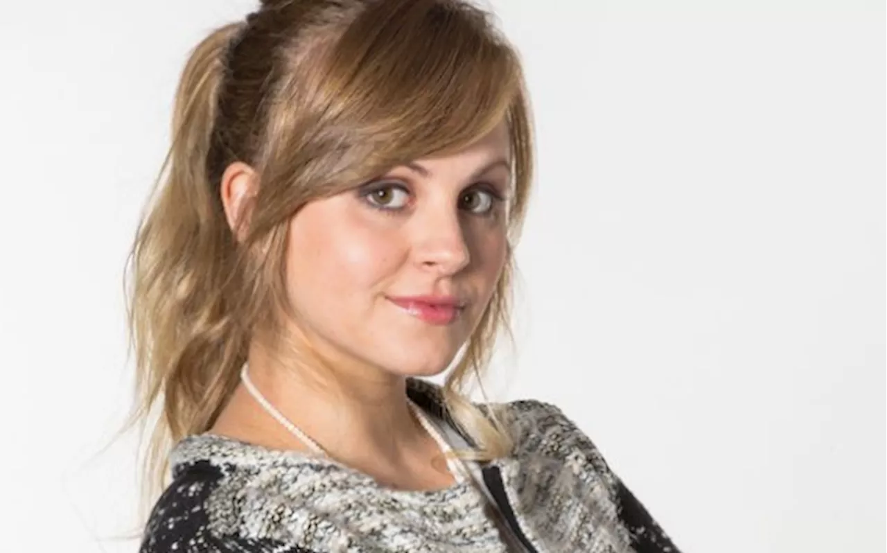 Here’s the first look at Corrie’s Tina O’Brien’s wedding dress and she looks class