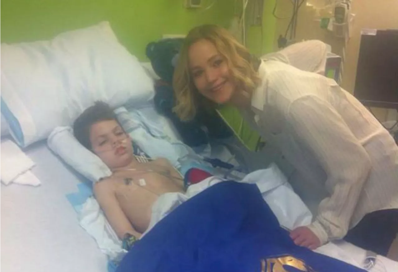 PICS: Jennifer Lawrence Spent Christmas Eve Being Awesome And Visiting The Sick Kids In Her Local Hospital