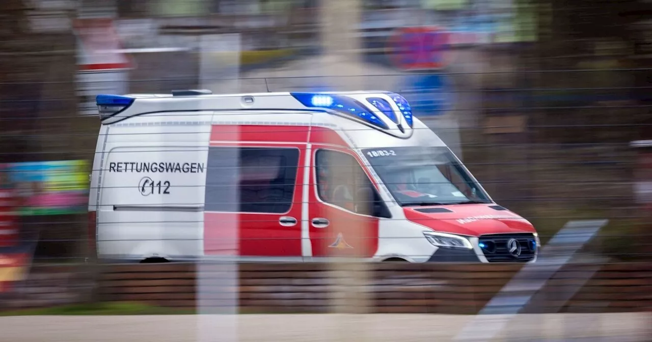 Vier Schwerverletzte bei Zusammenstoß zweier Autos