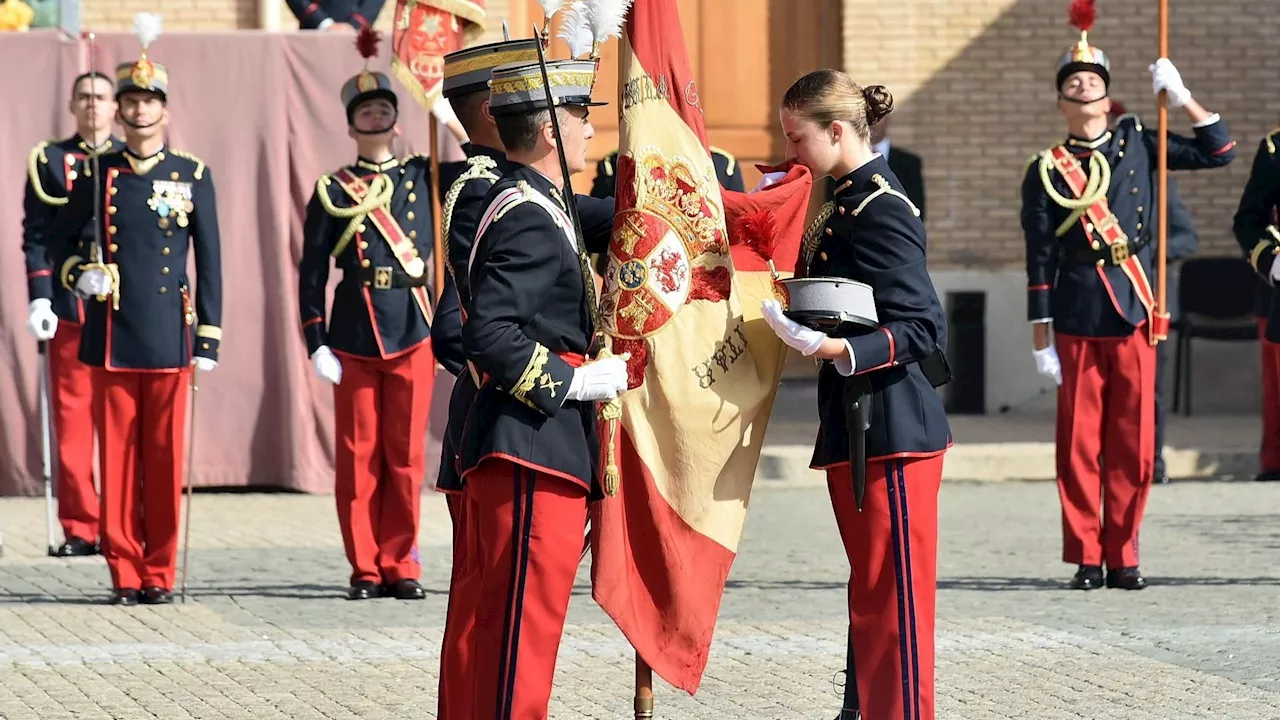 Almeida anima a adornar los balcones de Madrid con la bandera por la jura de Leonor