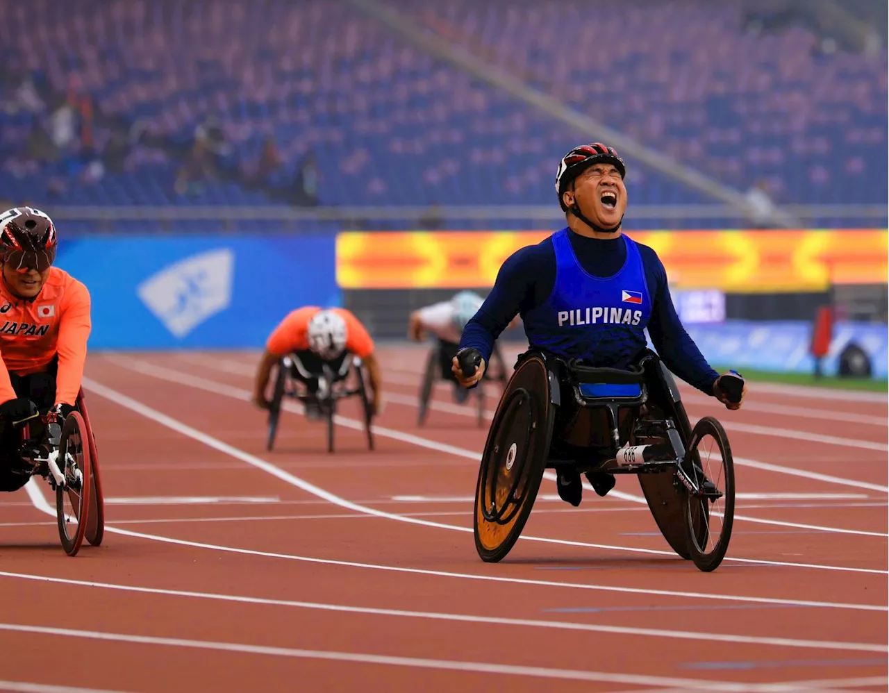 Wheelchair racer Mangliwan completes come-from-behind win in 4th Asian Para Games