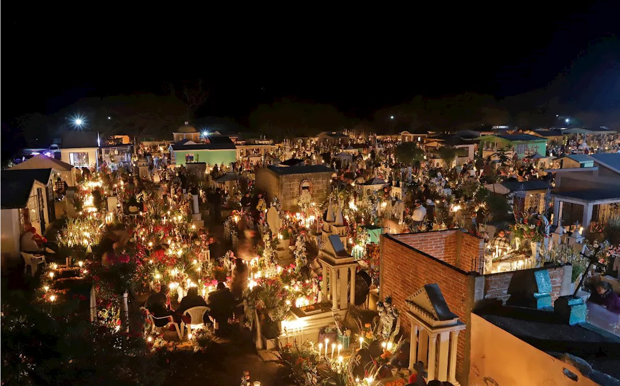 Prevén ventas de 700 millones de pesos en Puebla por festividades de Día de Muertos