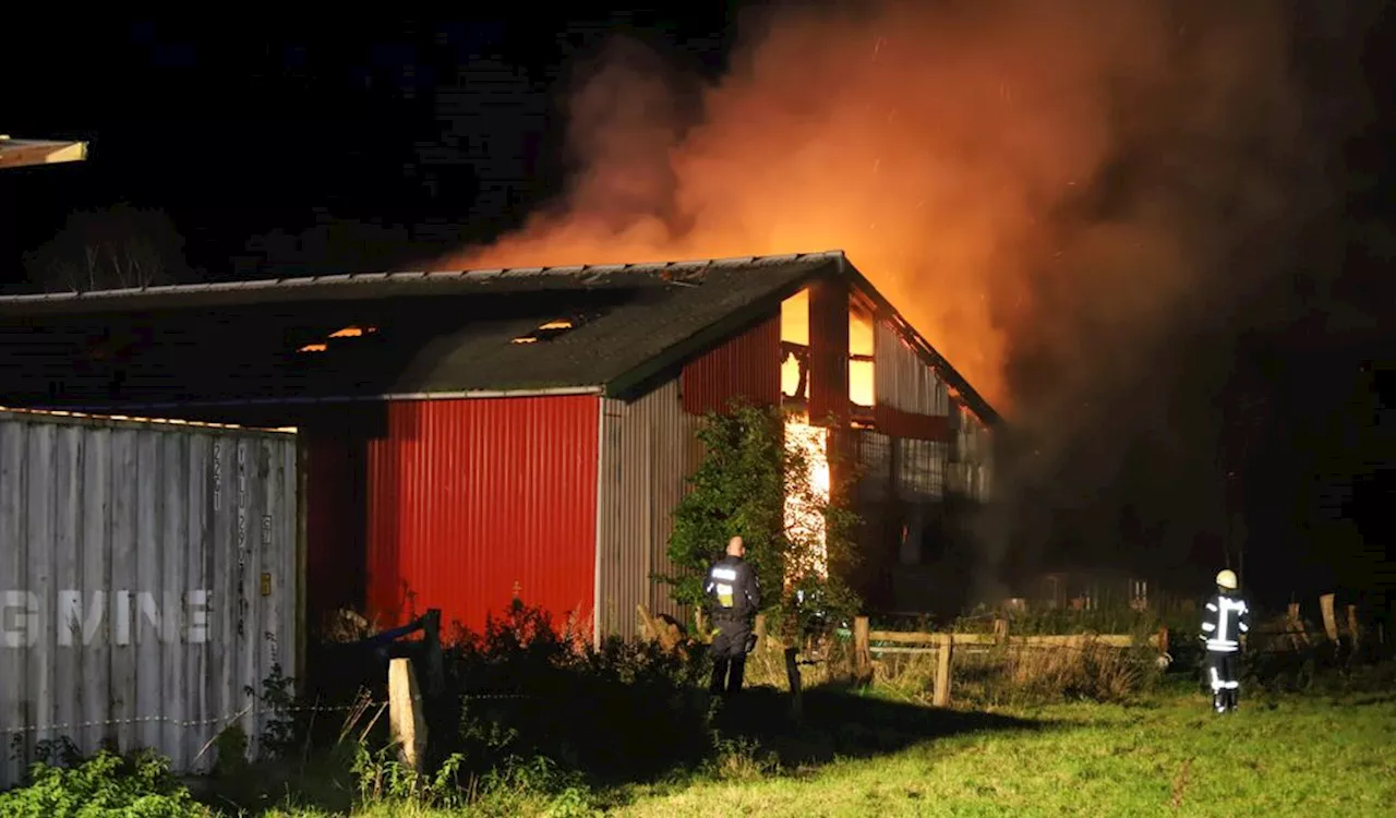 Brand in Lagerhalle bei Pinneberg: Gasflaschen explodierten