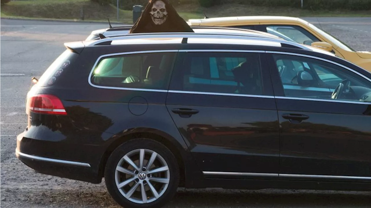 Halloween: Darf ich im Kostüm Auto fahren?