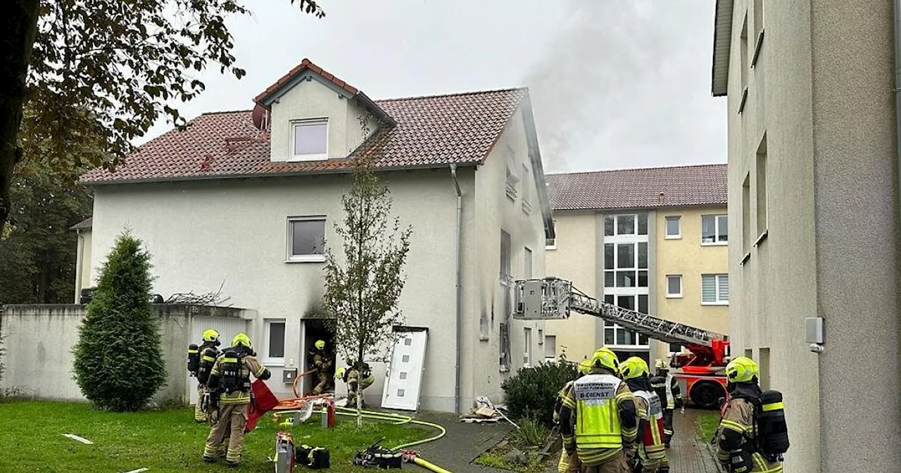 Feuer in Paderborner Wohnhaus: Bewohner rettet sich mit Sprung aus erster Etage