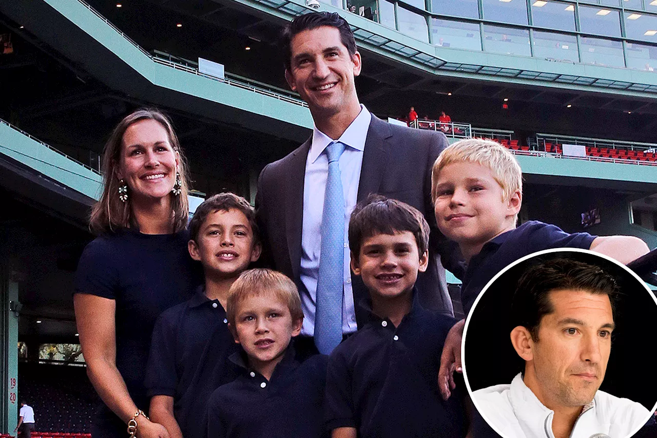 Diamondbacks GM Mike Hazen carries burden of wife's death through World Series run