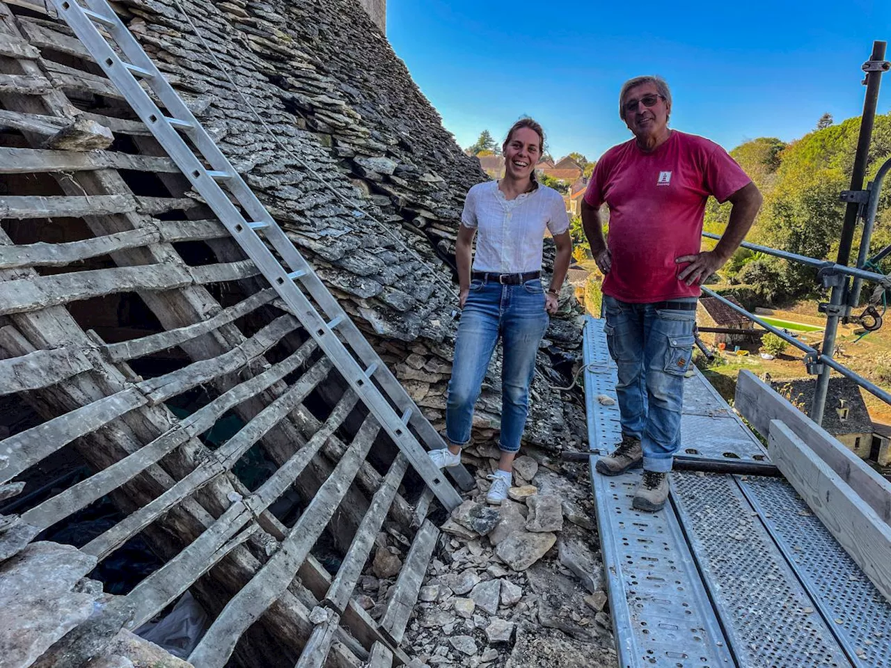 Salignac-Eyvigues : le chantier d’envergure des toitures en lauzes du château médiéval