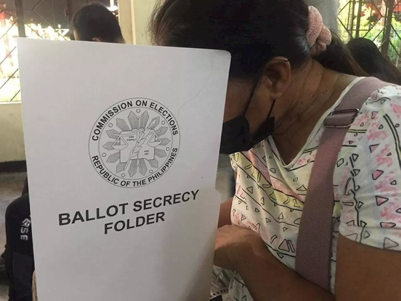 Comelec: ID no longer required for voters who belong on the voter list