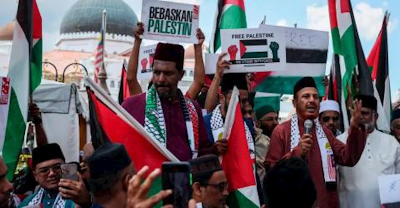 UTP, Politeknik Ungku Omar students, staff gather to show support for Palestine