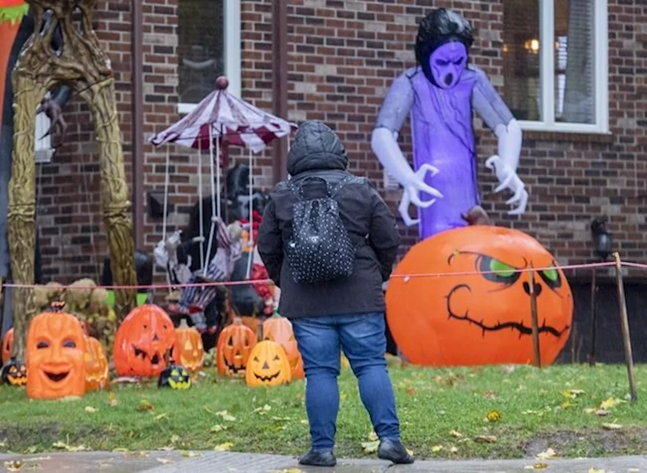 Canadians split down the middle on handing out Halloween candy: survey