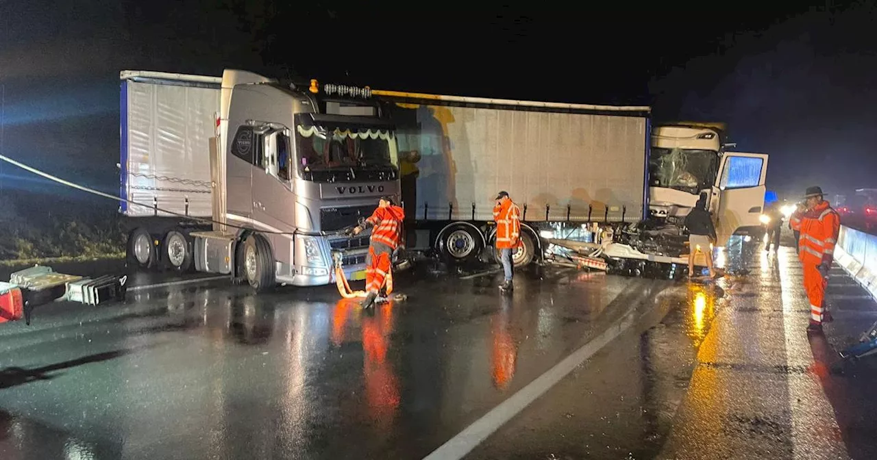 Schwerer Auffahrunfall auf der A12 bei Langkampfen