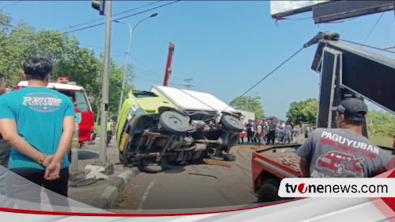 Truk Boks Blong Tabrak Pengendara Motor di Salatiga, 2 Orang Luka-Luka