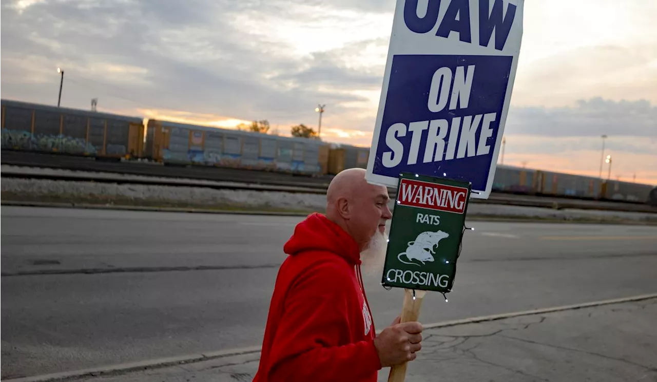 UAW ramps up talks with other automakers in wake of Ford agreement