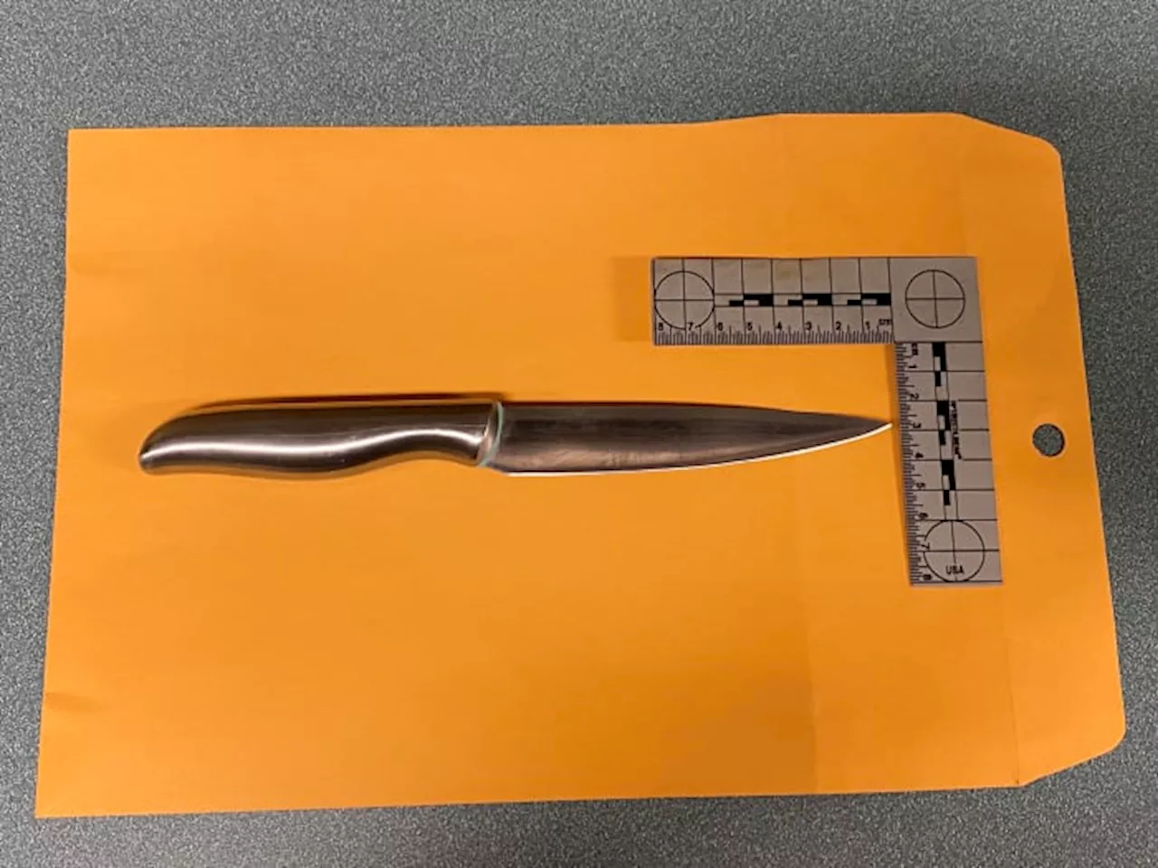 14-year-old middle school student arrested after deputies say he threatened students, staff with knife