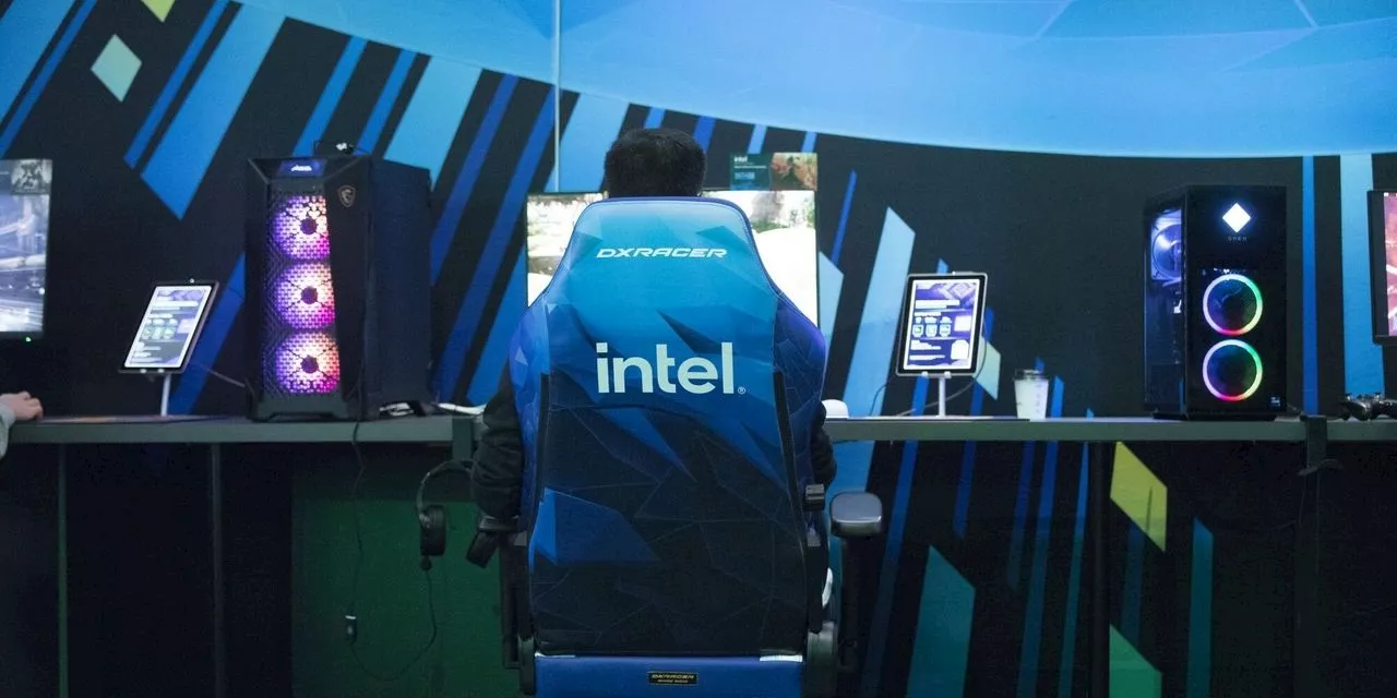 Intel Sees Budding PC Recovery, AI Boost Despite Dropping Sales