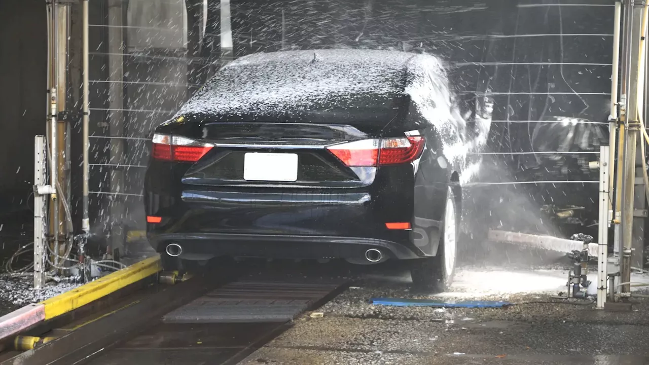 Tipos de lavaderos de coches: ¿cómo escoger entre el manual y el automático?