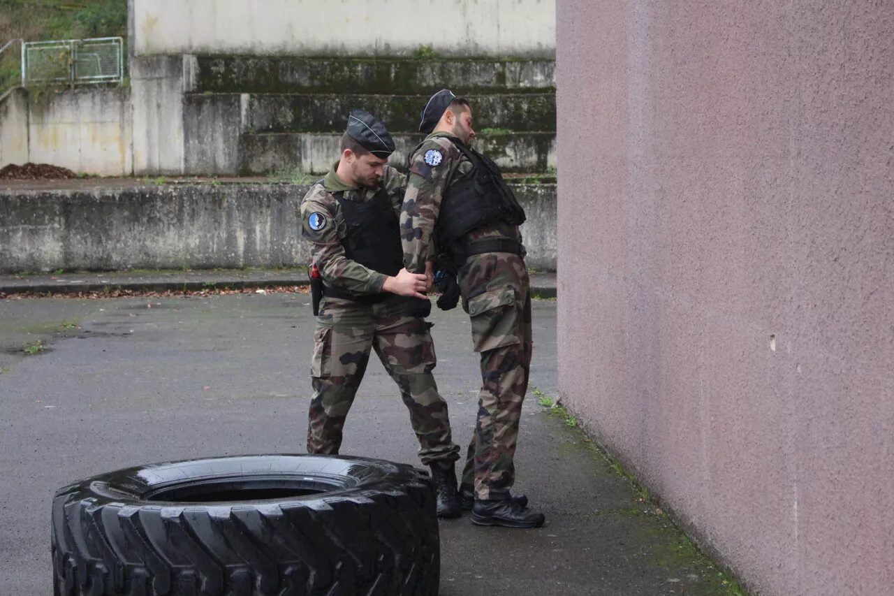 Formation intensive pour les réservistes de gendarmerie à Pontivy