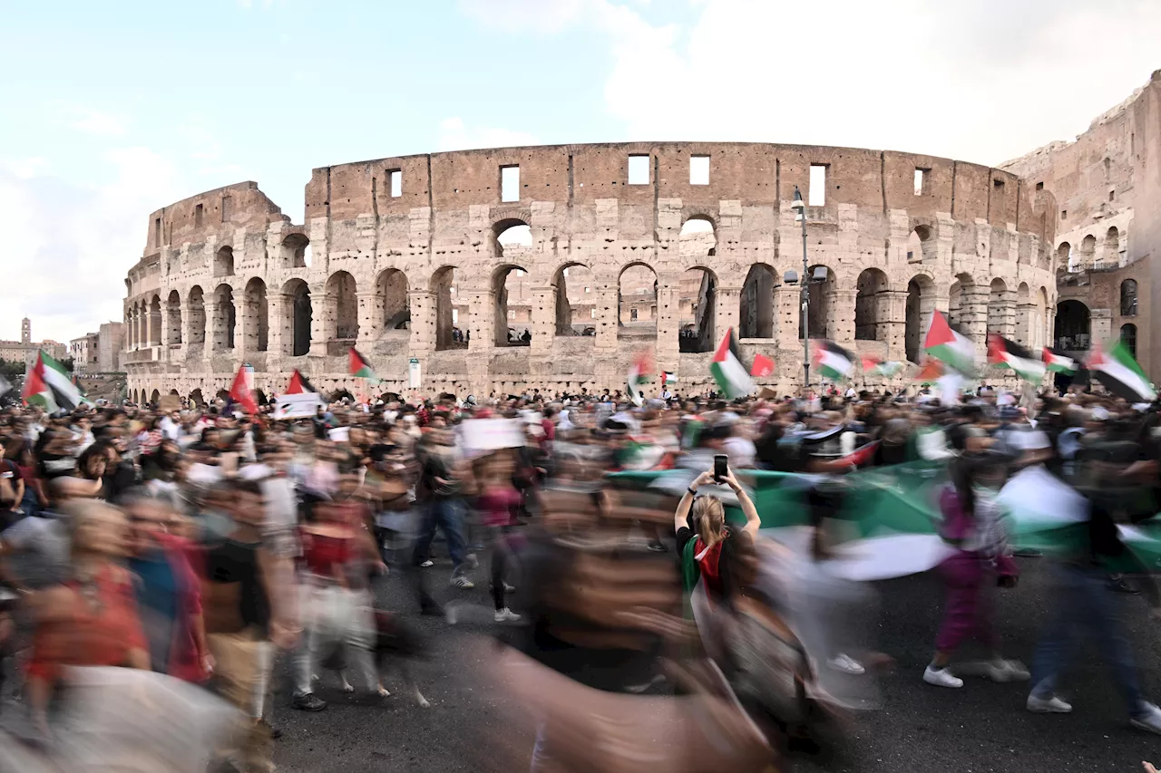 Gaza, a Roma sfila il sostegno per la Palestina: in 20mila al corteo