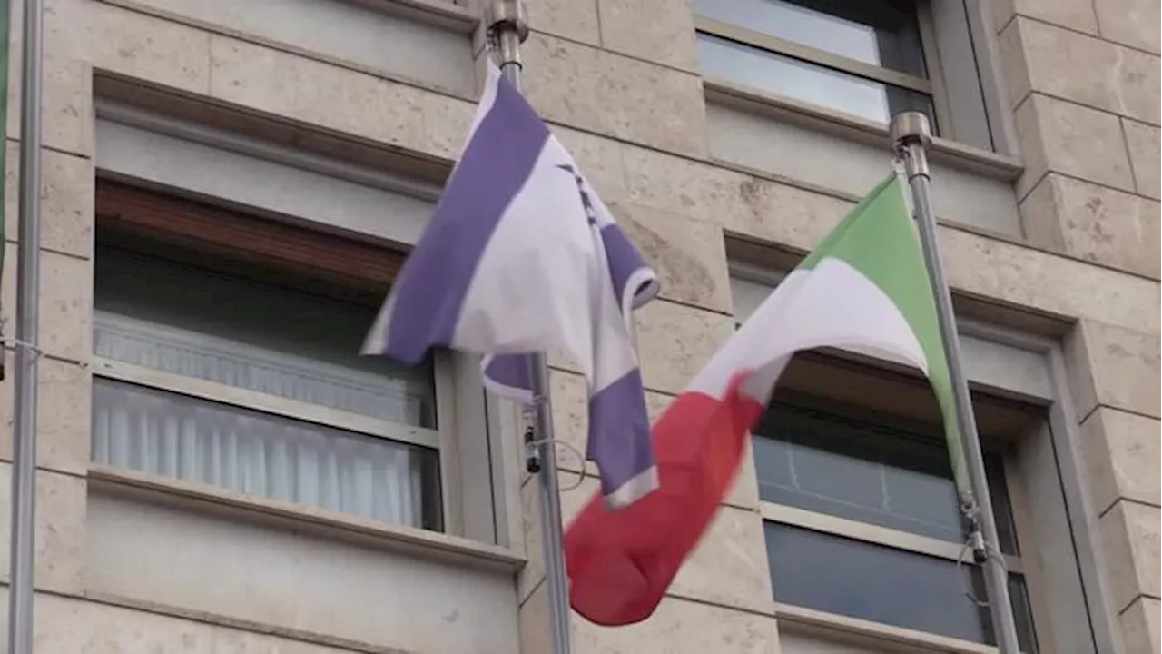 Manifestanti rimuovono bandiera Israele da palazzo della Fao