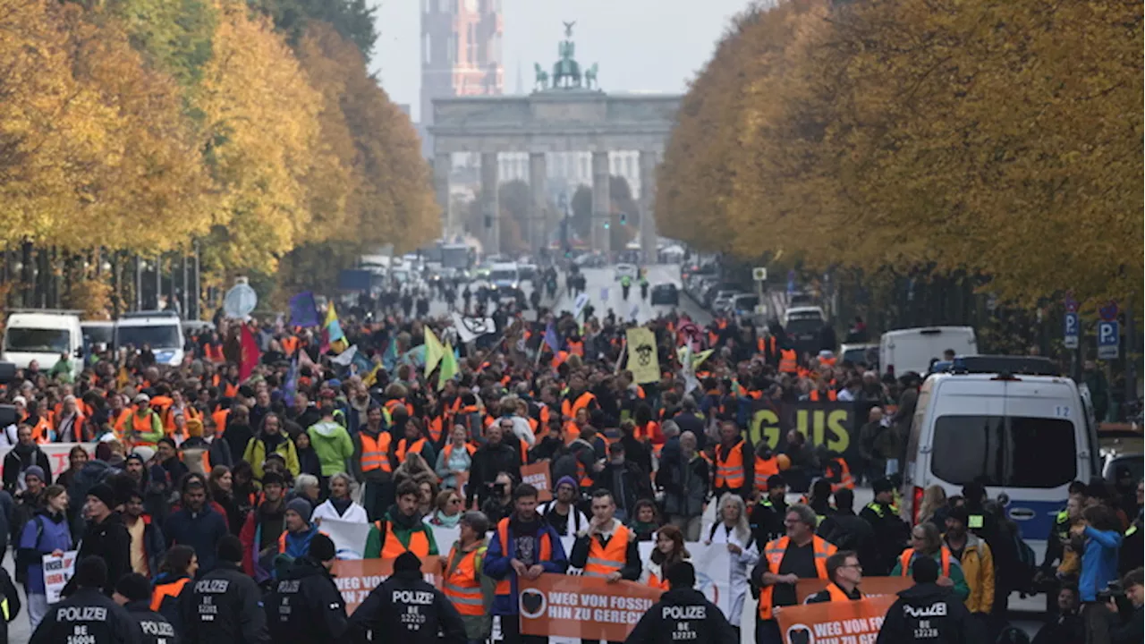 Protesta degli attivisti di Last Generation a Berlino