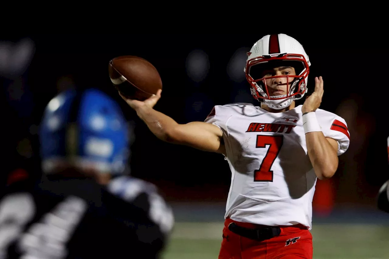 Peyton Floyd throws 4 TD passes as Hewitt-Trussville rolls past Chelsea