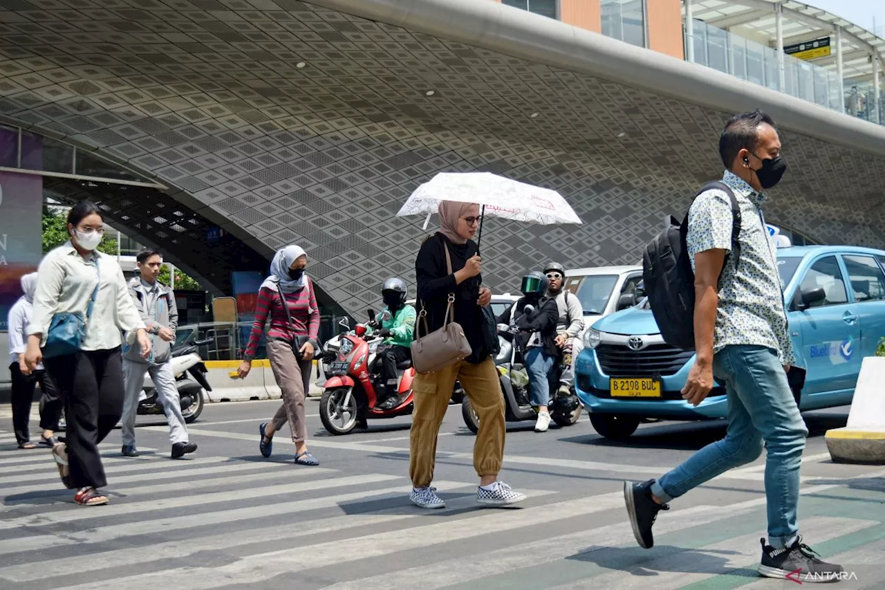 Sebagian DKI akan cerah berawan pada Minggu pagi