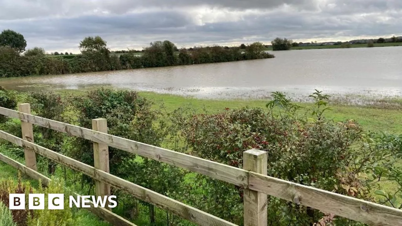 Flood-risk Fiskerton residents allowed to return home