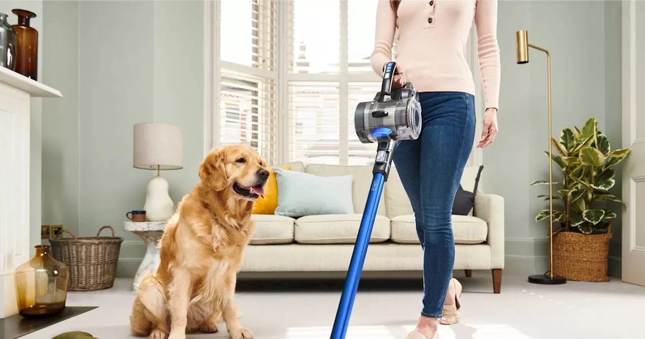 Get Rid of Bad Smells in Carpets with Glade Shake 'N' Vac Carpet Cleaner