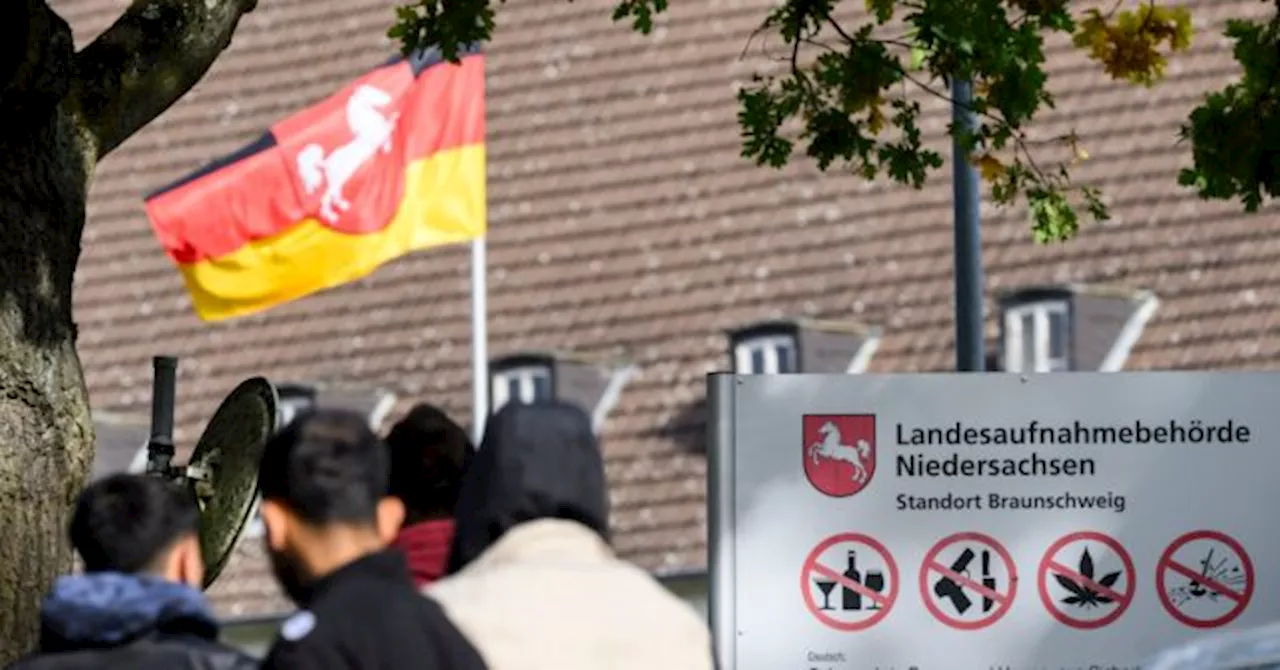 German Cabinet Members Call For Massive Cuts to Asylum Seeker Benefits Amid Migration Crisis