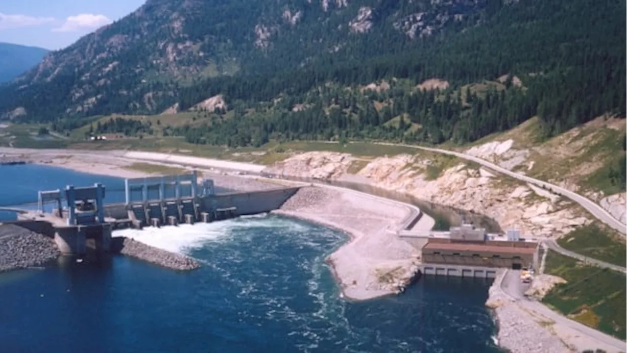 Residents Sound Alarm as Low Water Levels in British Columbia Reservoir Cause Damage