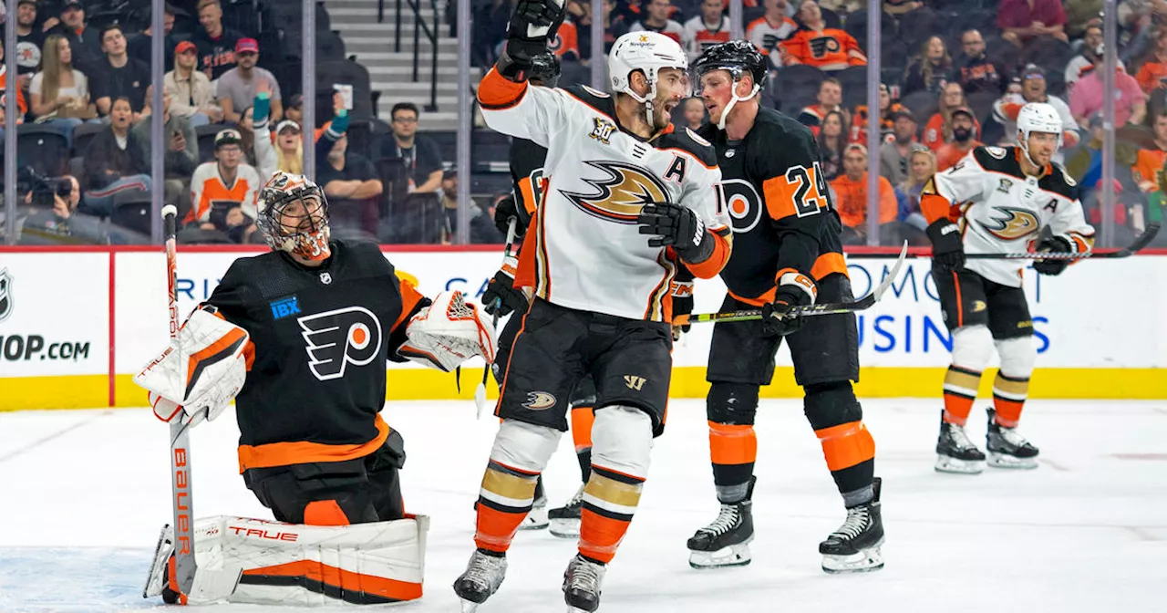 Vatrano's 5th career hat trick leads Ducks past Flyers, 7-4