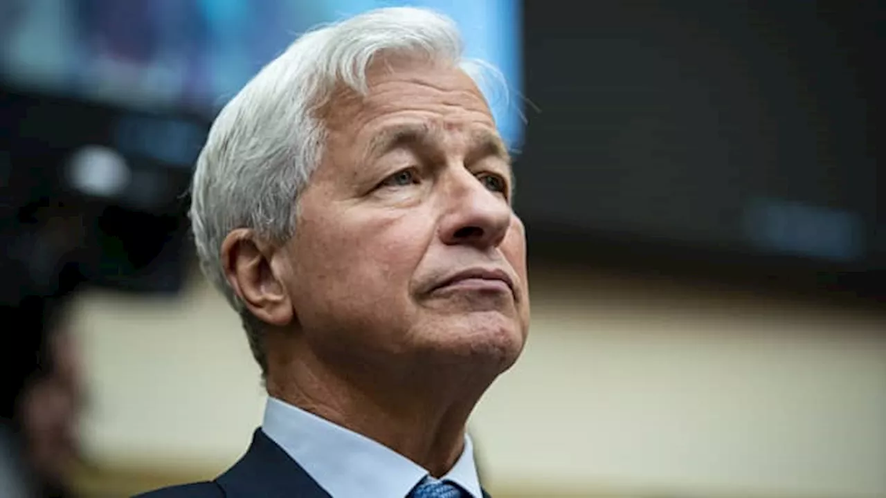 Jamie Dimon's stock-moving trades show why investors should track CEOs' buying and selling