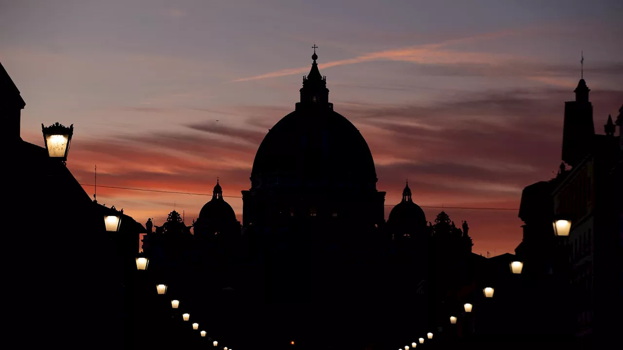 Papst Franziskus leitet die Weltsynode