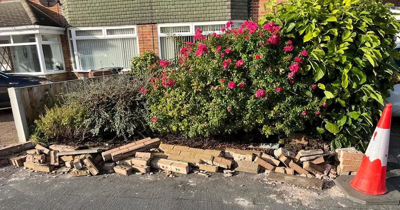 Builder's 'lovely' message stuns family after wall knocked down