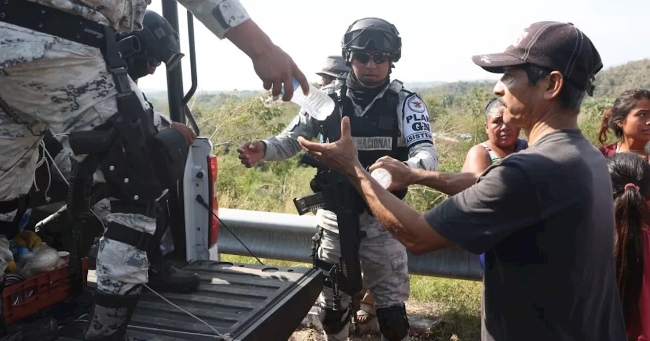 Militares han entregado 8 mil despensas y 16 mil litros de agua en Guerrero