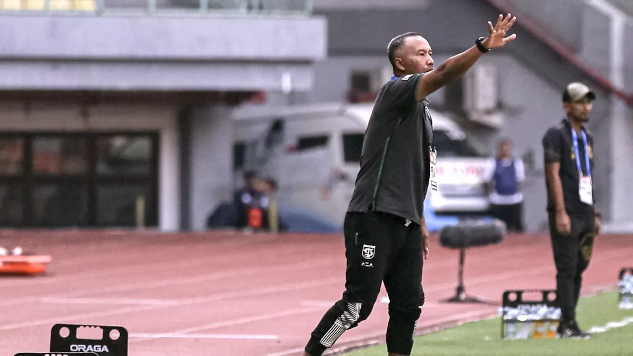 Uston Nawawi Kembali Pimpin Persebaya Surabaya