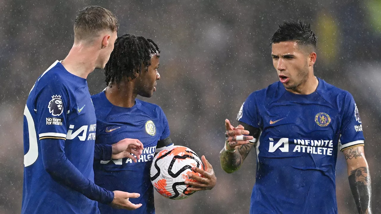  Chelsea boss Mauricio Pochettino explains on-field penalty clash between Cole Palmer & Raheem Sterling as he reveals the Blues don't have one designated taker