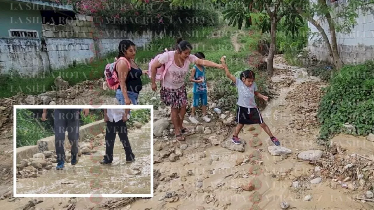 Drenaje colapsado junto a escuelas de Papantla deja a niños entre dengue y heces