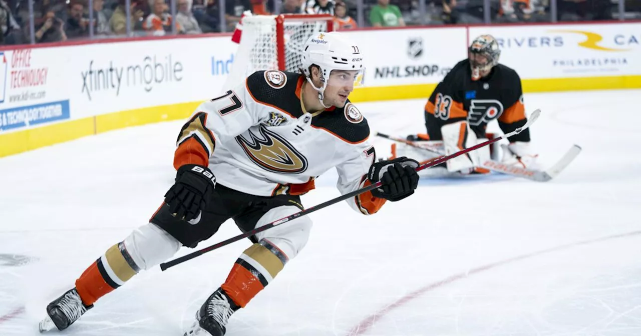 Frank Vatrano's fifth career hat trick leads Ducks past Flyers