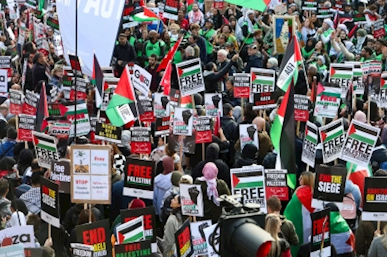 Thousands join pro-Palestinian protests in London to demand Gaza ceasefire