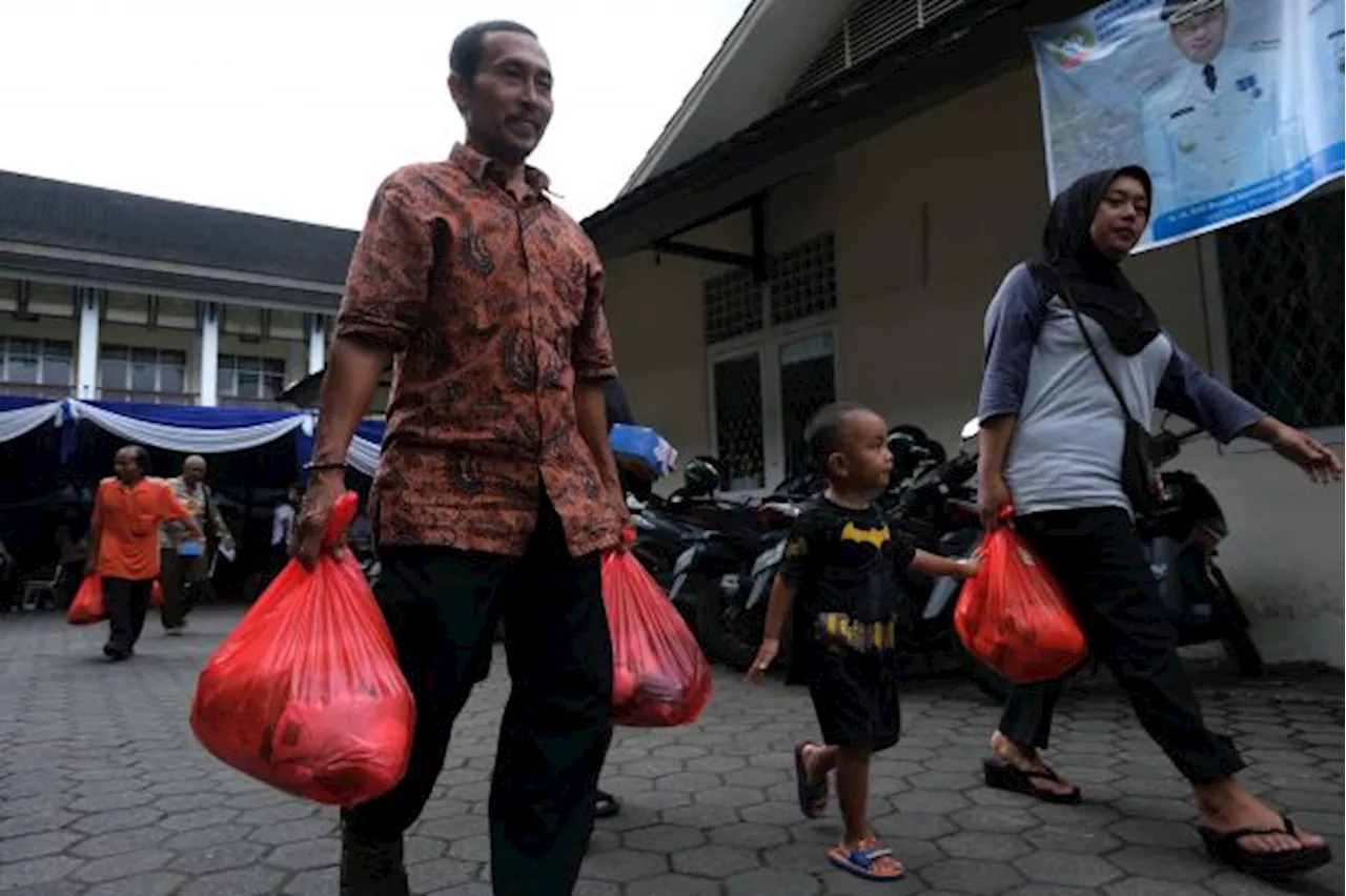 Awasi Motif Bansos Jelang Pemilu