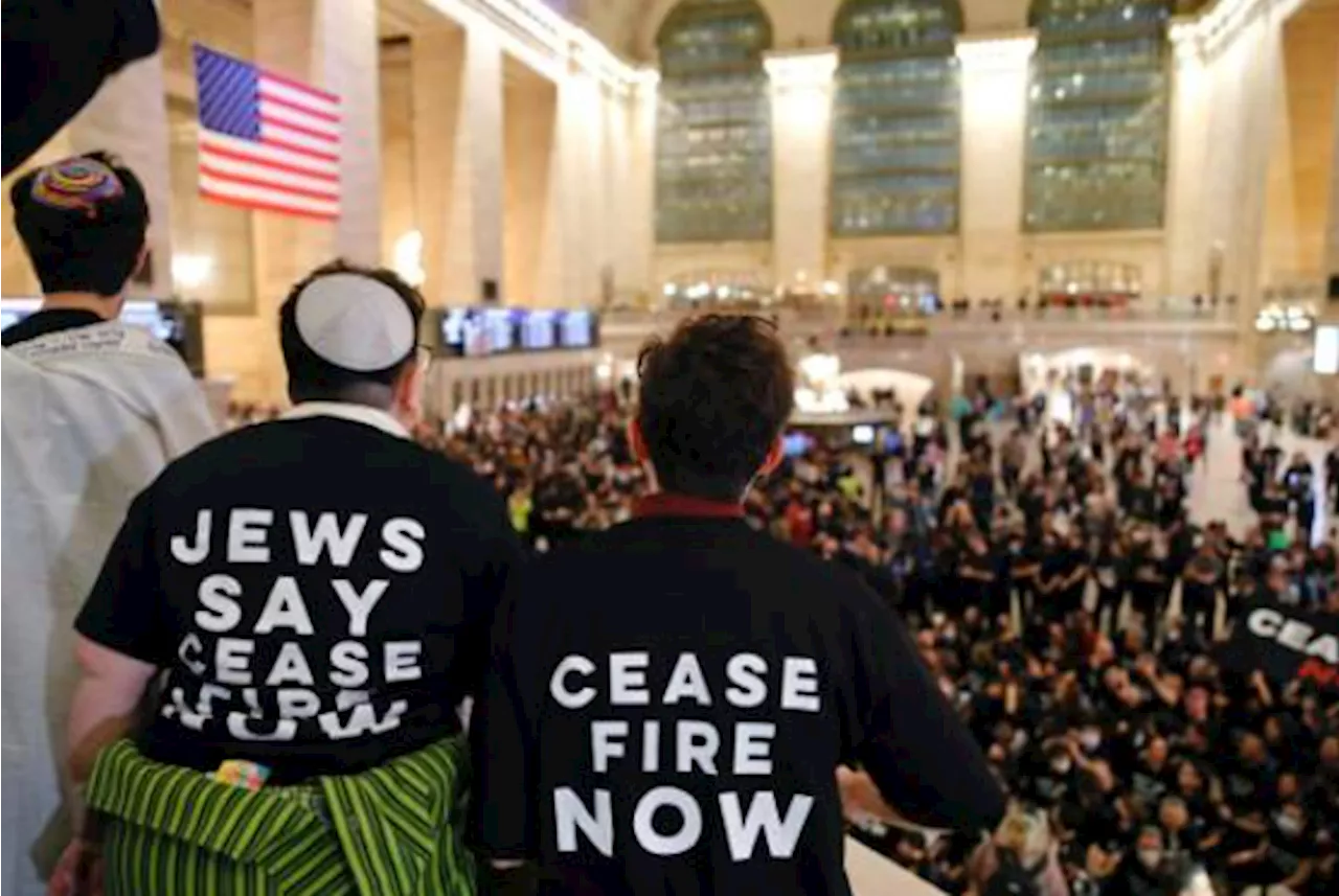 New York police arrest hundreds at Jewish protest urging Gaza ceasefire