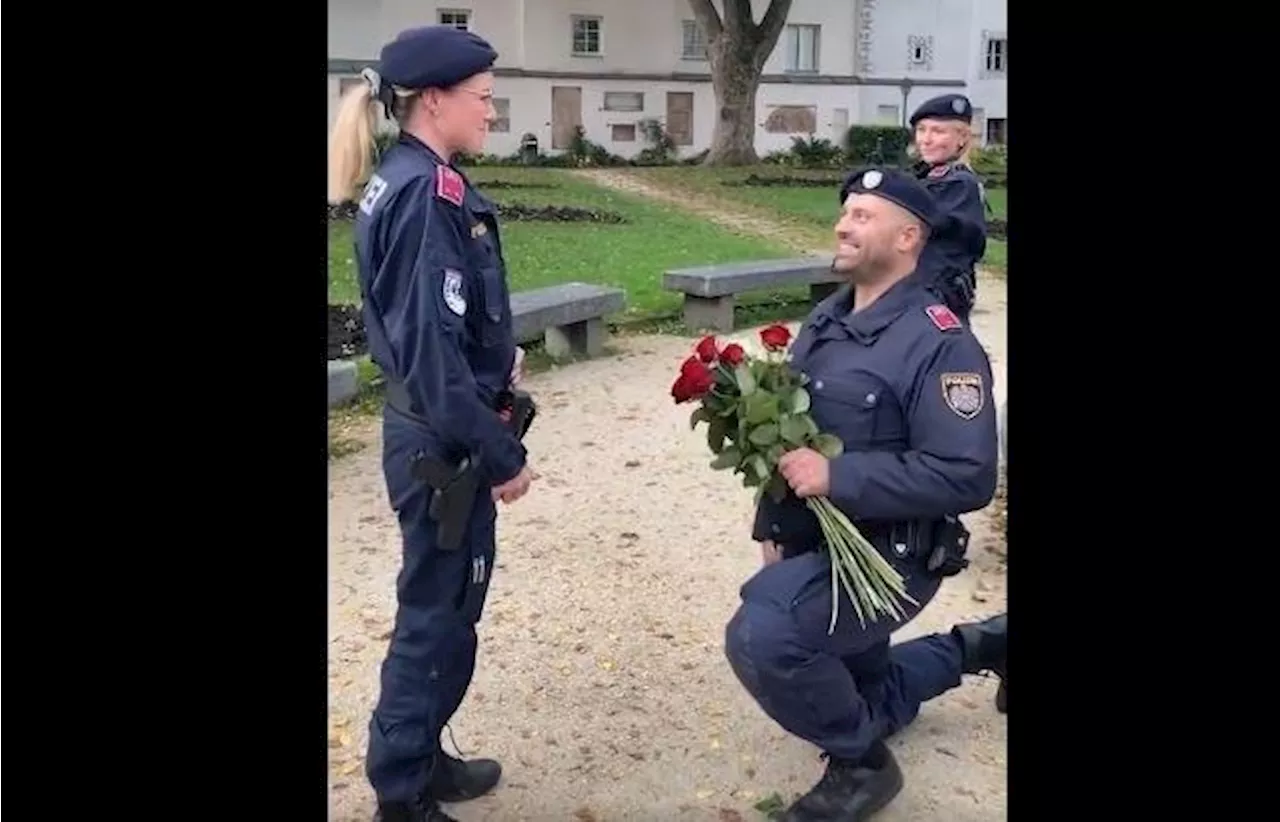 Polizistin erlebt Heiratsantrag während Einsatz