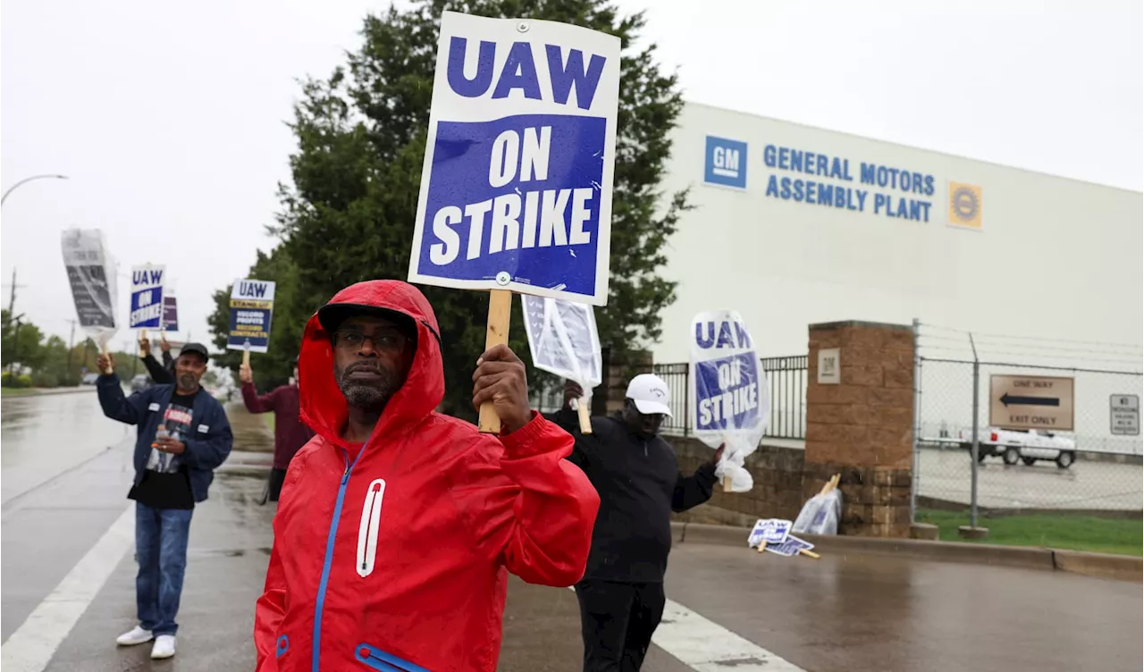 UAW expected to announce tentative agreement with Stellantis to end labor strike