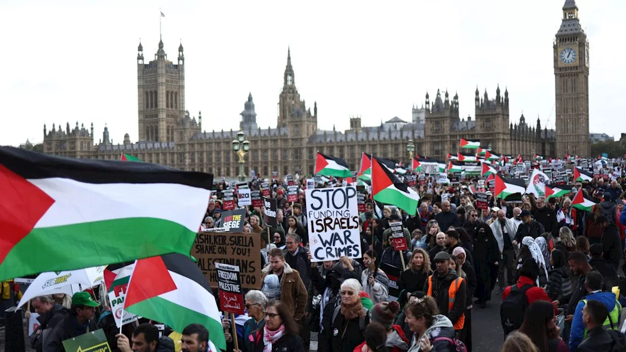 Pro-Palestinian march sees violent scuffles with police as protesters demand ‘Intifada from London to Gaza?